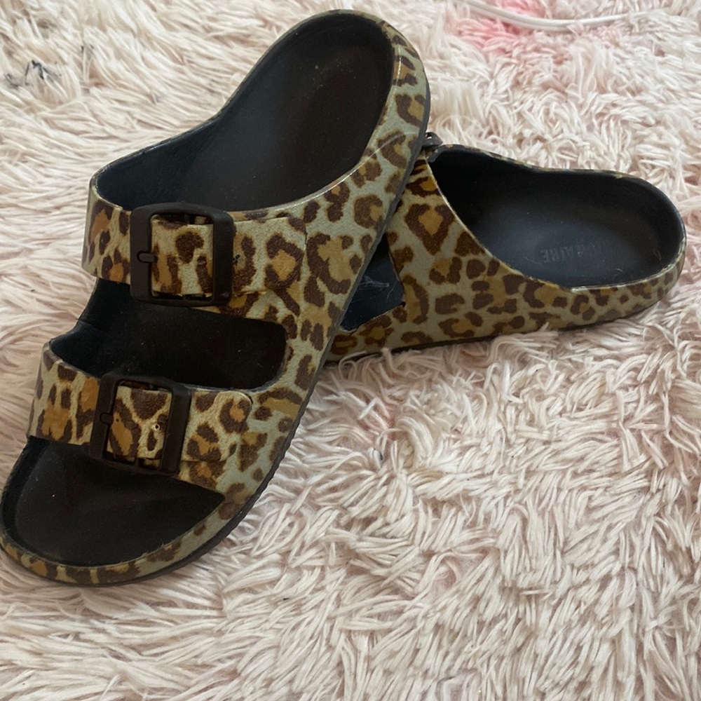 Cuchionaire sandals